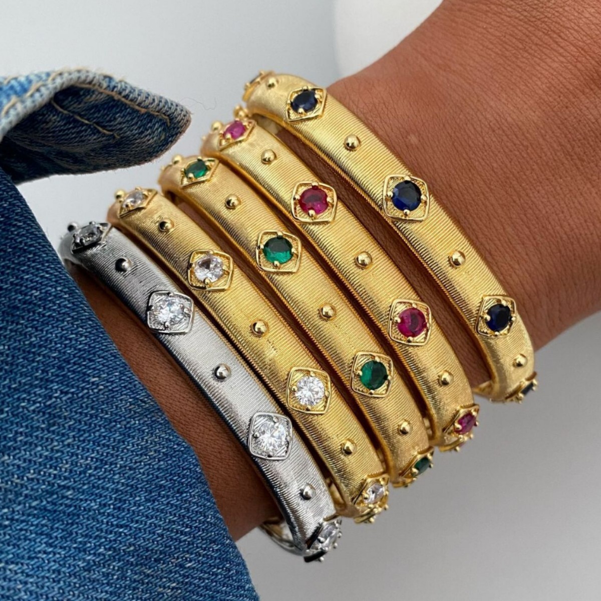 Luxurious Designer Court-style Retro Brushed Bracelet For Women, Light Luxury, European Style, High-end, Exquisite, Versatile, Old Money Style.