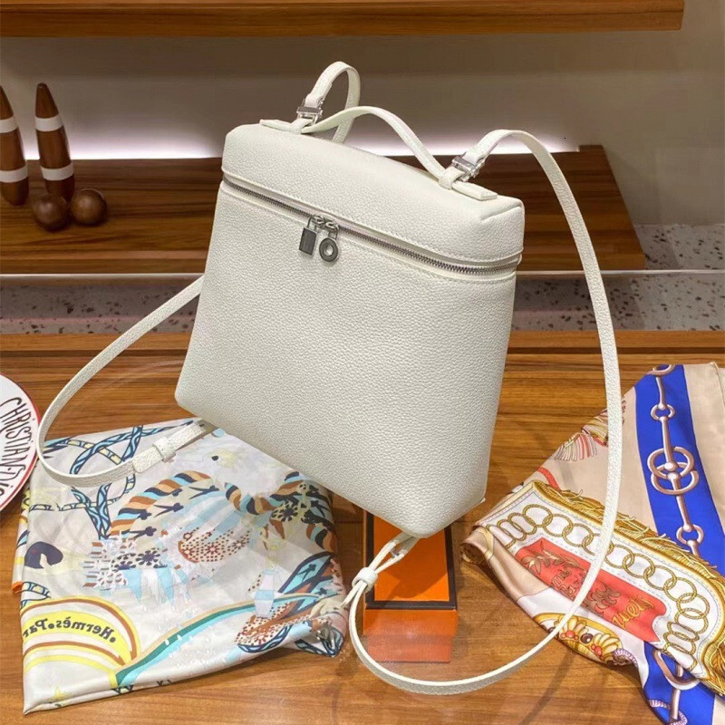 38VQQLuxury Brand Fashion Women's Fashionable Printed Handbag Versatile And Elegant Single-Shoulder Crossbody For Middle Tote Bag Designer Bags