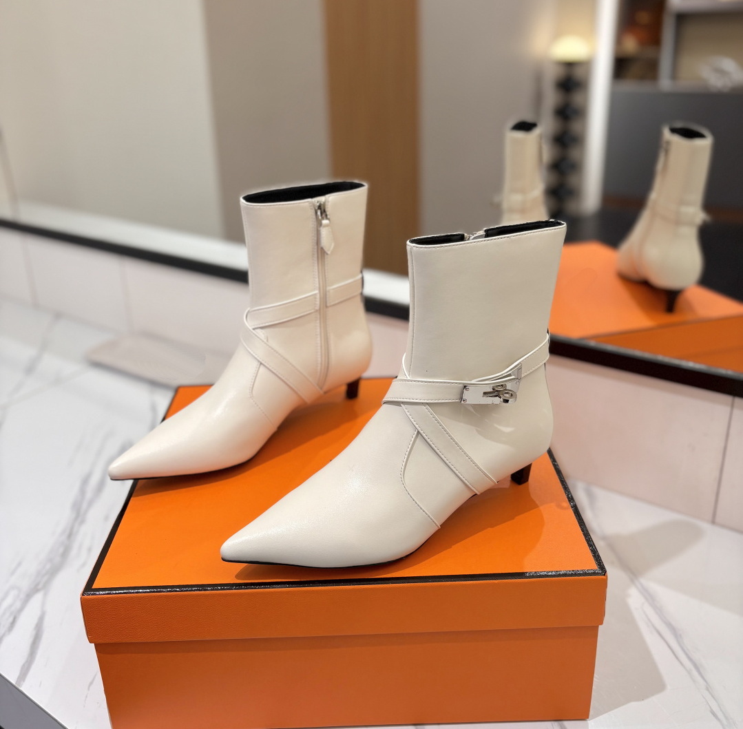 Designer Womens Dress Shoes Luxury Pointed Toe Slouchy Ankle Boots Genuine Leather Kitten Heel with Metal Turn-Lock Buckle Cross Strap Shoes For Gir