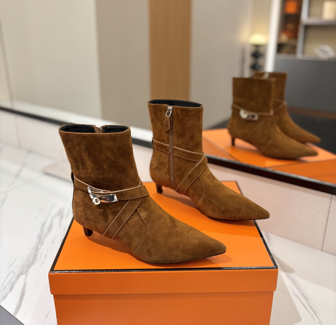 Designer Womens Dress Shoes Luxury Retro Fashion Boots Women's Western Belt Buckle Stylish Short Boots New Arrival High Quality Cowhide Leather