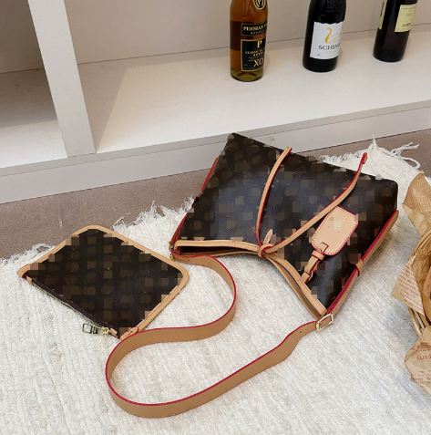 Vintage Monogram Crossbody Bag for Women with High-End Sense, 2026 New Versatile Shoulder Bag, Stylish Elegant Commuter Tote Bag