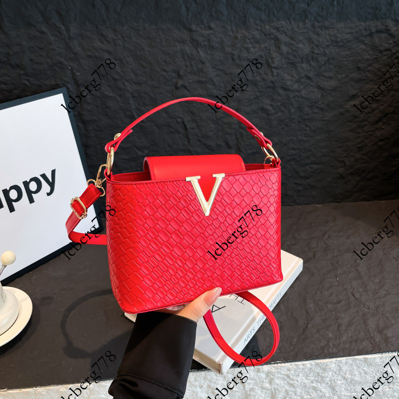 designer Solid Color Light Luxury Fashion Early Autumn New Single Shoulder Retro Personality Women s Letter Handbag Crossbody Small Tote Bag