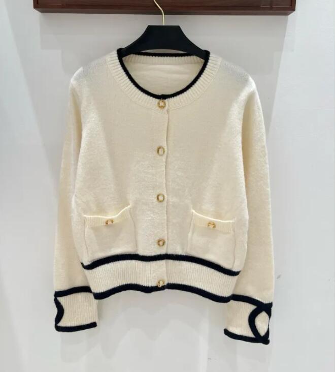 Women's Sweaters Jacket Long Sleeved Designer Jumpers Tops Women Cardigan Wool Knitwear Coats Fashion Casual Outerwear Luxury clothes