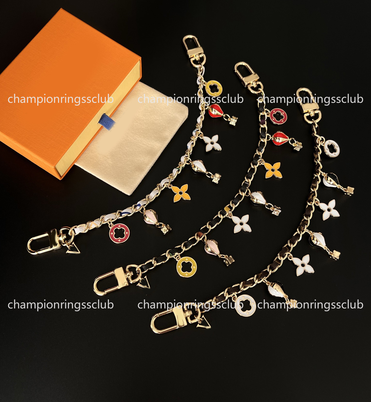 Designer Keychains Lanyards Luxury Leather Clover Bag Charm Air Balloon Lanyards Purse Car Keychains Keyring For Women Men Designer Jewelry Bag Acce