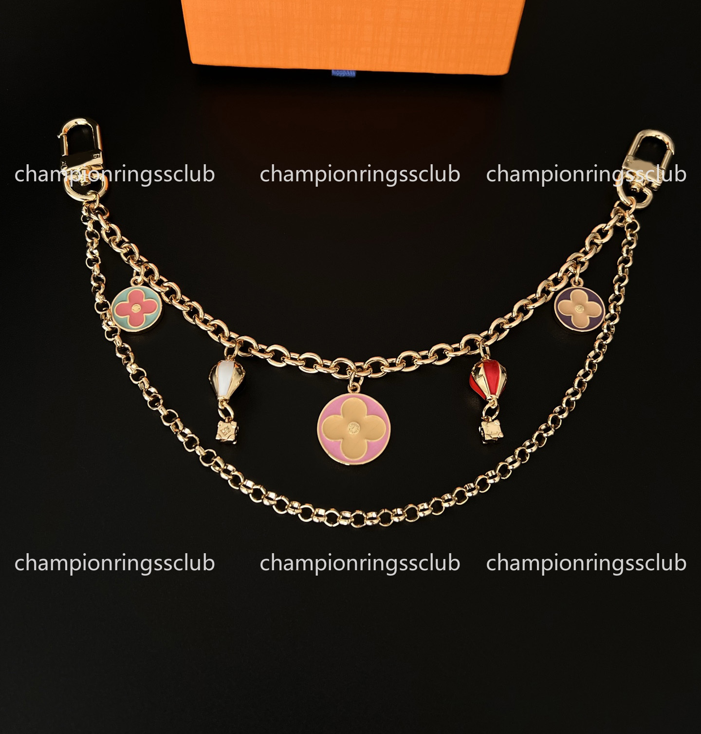 Designer Keychains Luxury Clover Bag Charm Hot Balloon Flower Lanyards Purse Car Keyring Keychain For Women Men Designer Jewelry Bag Accessory Coupl
