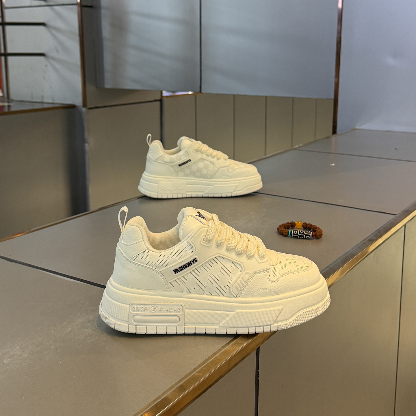 Men's versatile trendy shoes, Casual shoes light luxury color-blocking, new autumn fashion casual style, high-end Designer shoes feel, popular