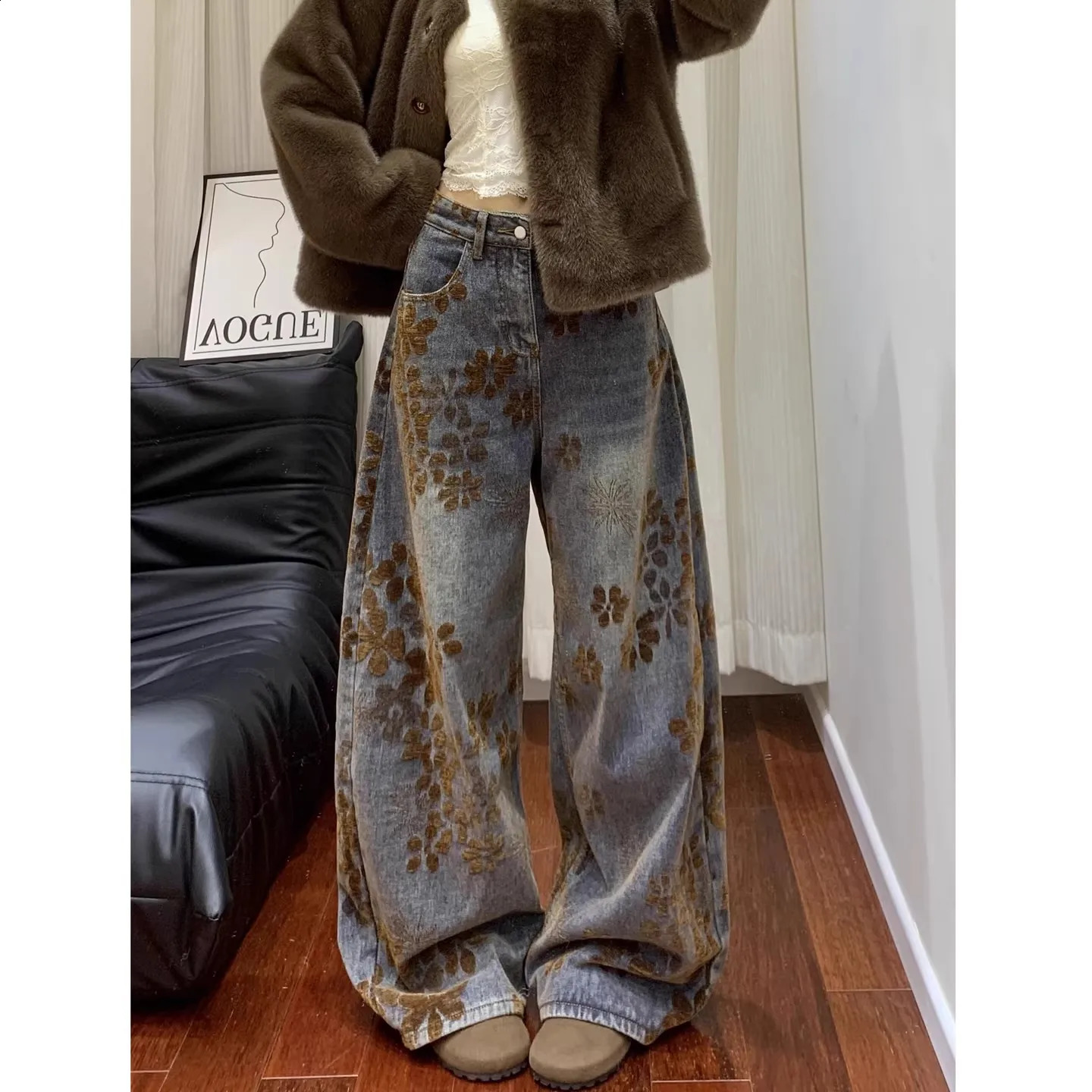 Jeans da donna retrò americani con ricamo floreale a gamba larga Pantaloni larghi dimagranti a tubo dritto per coppie Stile pavimento Lunghezza 2609