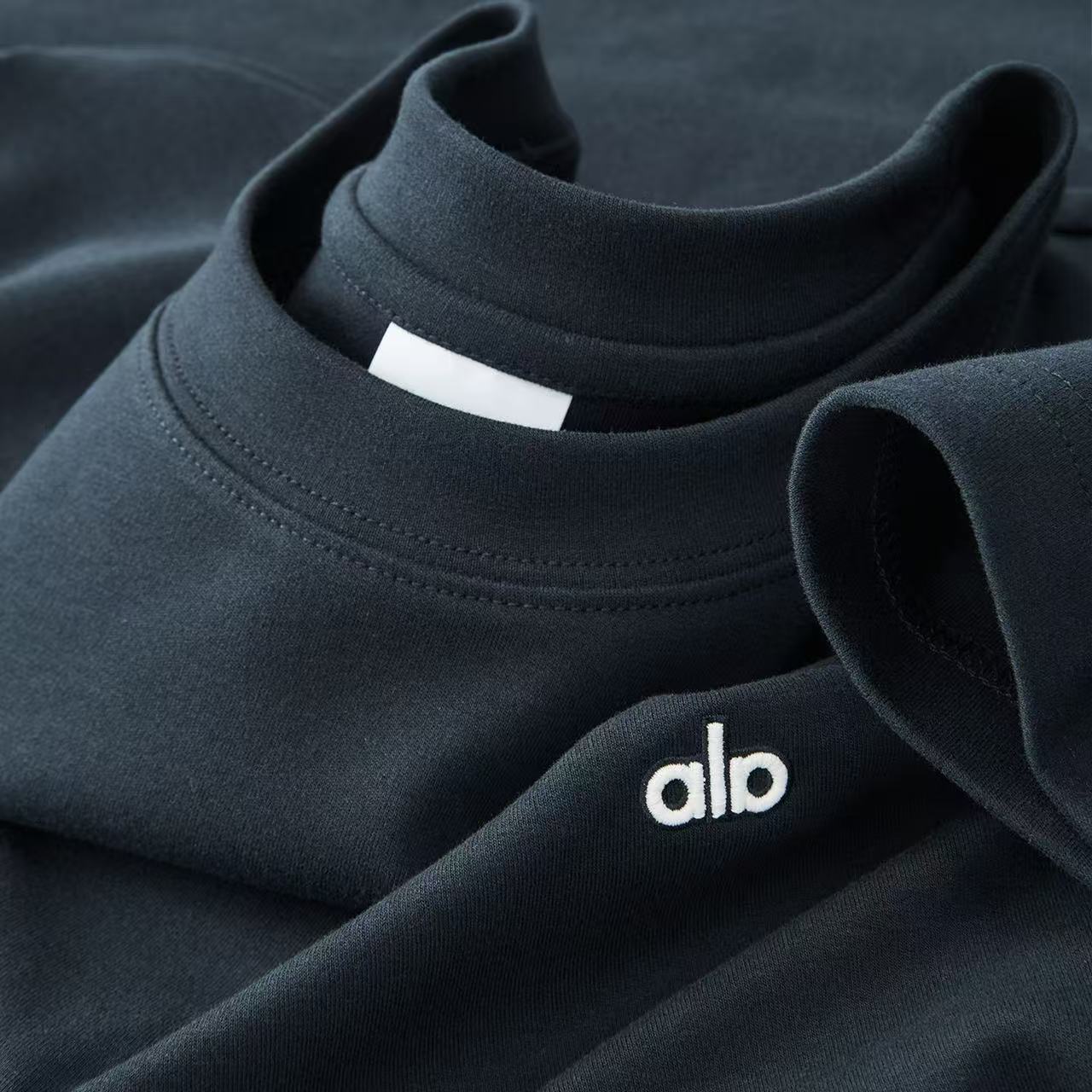 Men's T-Shirts AlA Yoga Women Mock Neck Long Sleeve Top, Minimal Embroidered Logo Slim Fit Shirt, Workout Casual Basic Tee