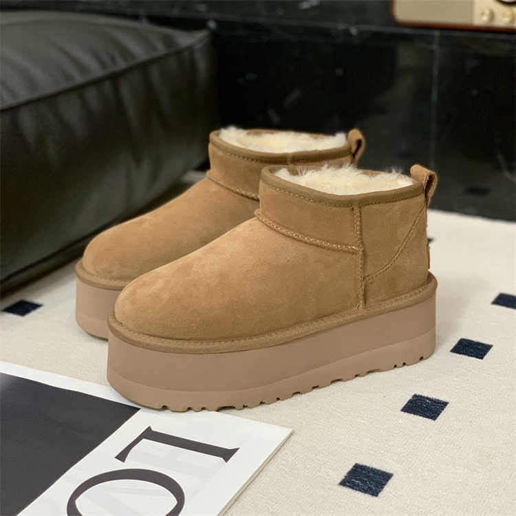 Thick Sole Winter New Sheepskin Wool Integrated Fleece Heightening Short Boots Warm Fur Boots for Women