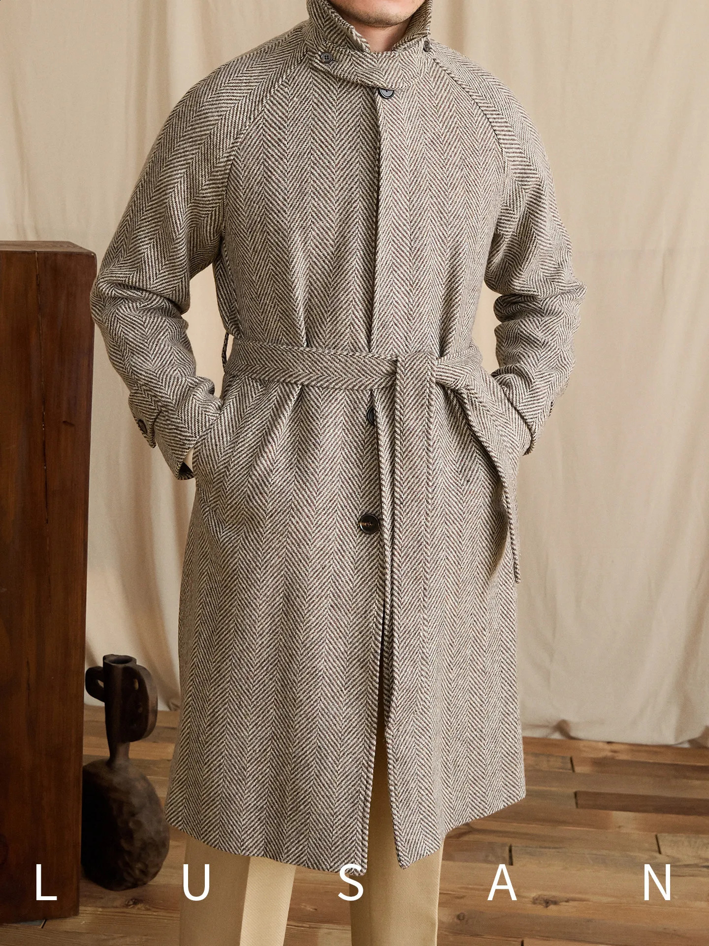 Cappotto Balmacin da uomo di media lunghezza in lana 70 a spina di pesce per la moda elegante 260911