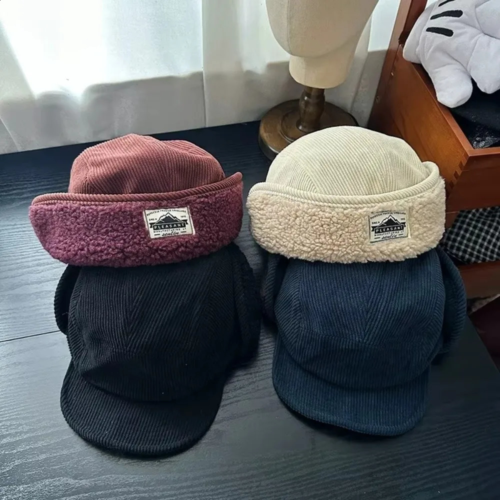 Versatile Retro Bomber Hats Windproof Warm Ear Protection Caps Fleece-Lined Earflap Lei Feng Caps Autumn Winter Men Women Wear 260918