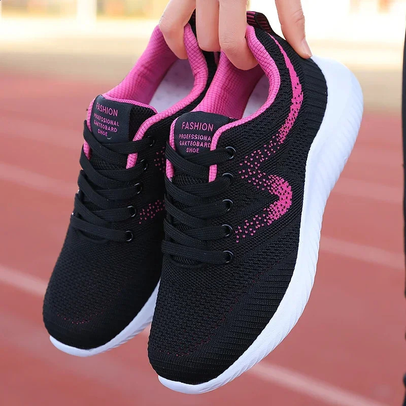 Soft Non-Slip Jogging Shoes Big Size 35-42 Ladies Flying Weave Breathable Lightweight Mesh Casual Sneakers Women Running Shoes 260807