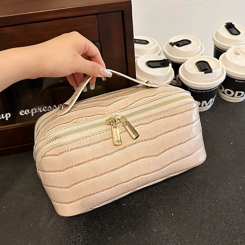 Crocodile Pattern Large Capacity Makeup Bag High Grade Portable Storage Bag Fashion Durable Cosmetic Pouch For Daily Travel 260807