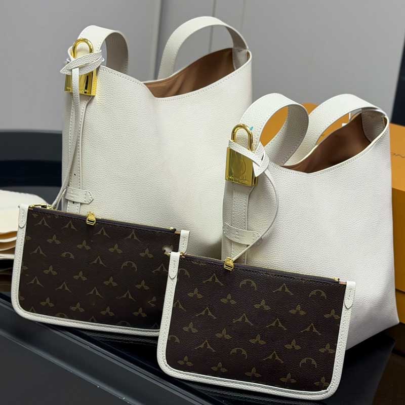 26FW Totes Leather Cross Body Bag Women Luxurys Designers Totes Handbag Croissant Wallets Purse pouch Flap Message Bag with Coins Bag 27/32cm