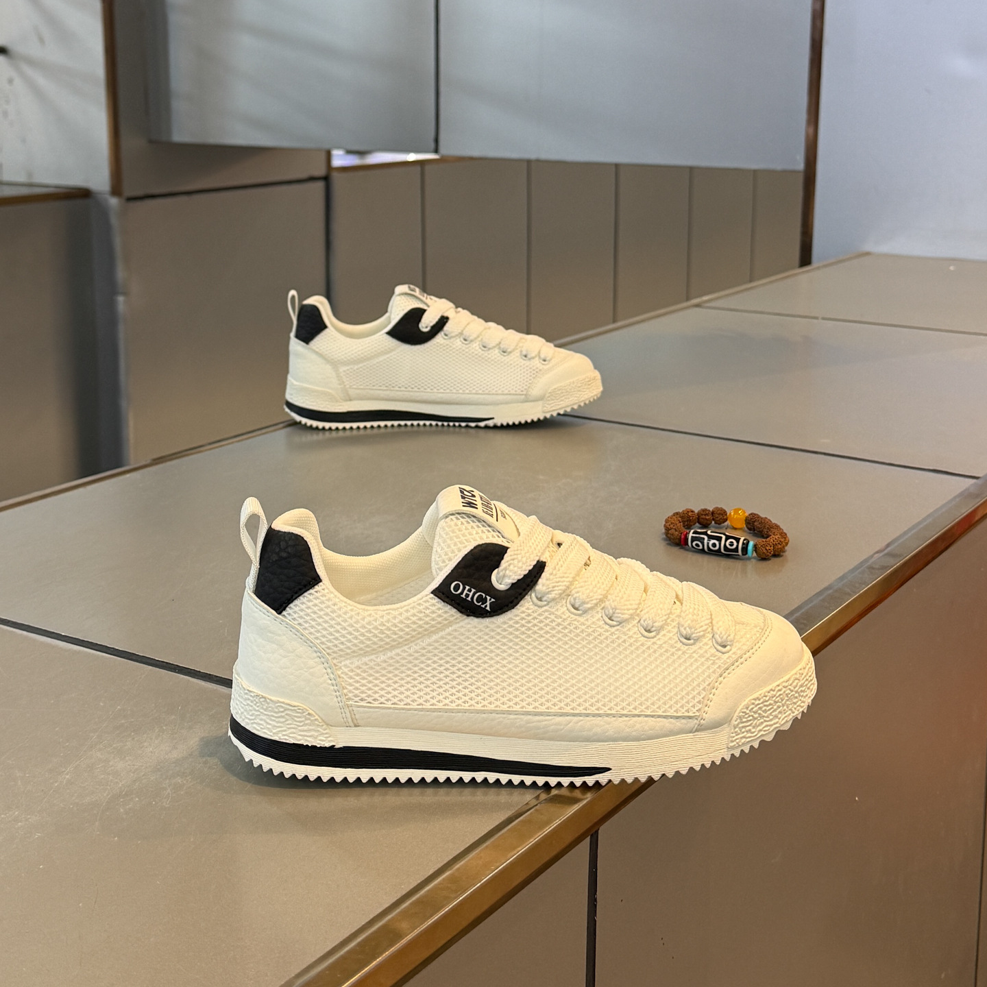 Spring and Designer shoes summer new fashion casual style versatile everyday high-end light luxury men's shoes lace-up low-top mesh Casual shoe