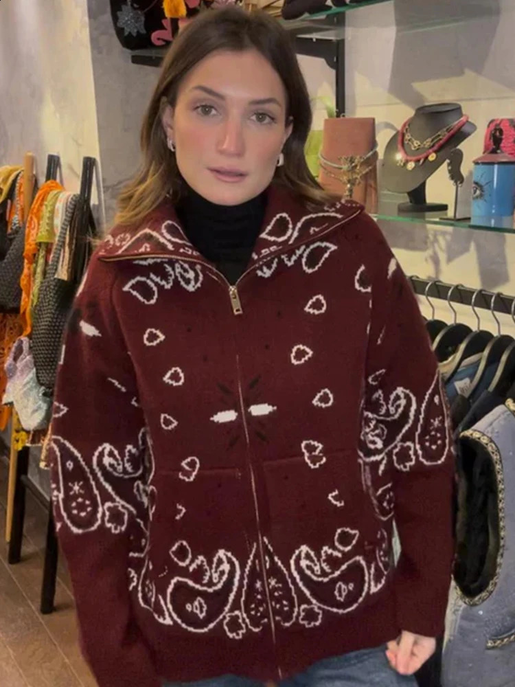 2026 Spring Loose Knit Jacquard Stand Collar Women Cardigan Zipper Full Sleeve Pockets Loose Sweater Fashion Lady Soft Knitwear 260920