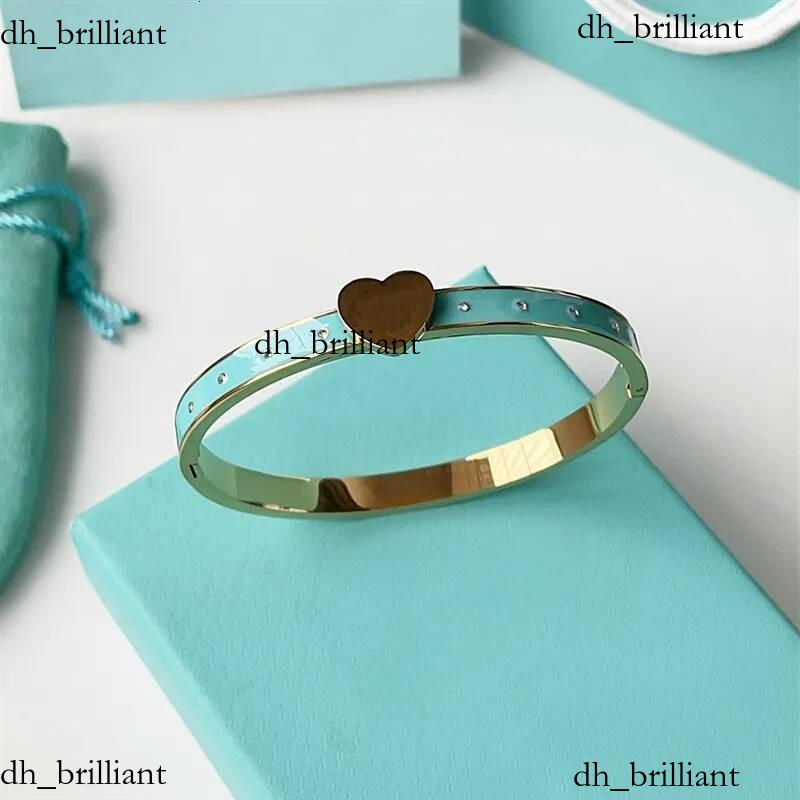 Classic 3 Colors Titanium Steel Bangle Letter Cuff Couple Enamel Inlaid Zircon Heart for Women Men Bracelet Anti fade Jewelry Hot