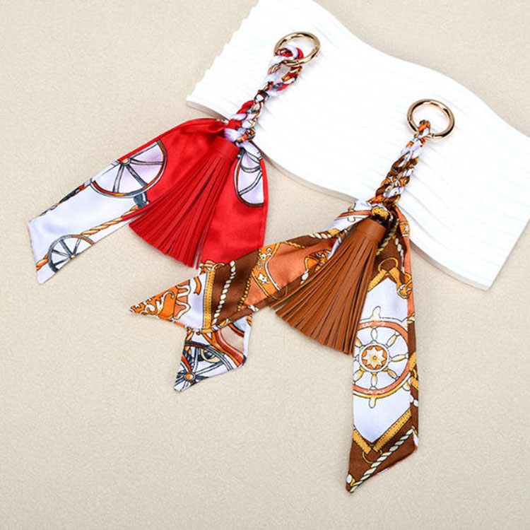 Designer Bags Accessories Fashion Ribbon Bow Leather Tassel Keychain Scarf Pendant for Bags and Cars Christmas Gift High Quality