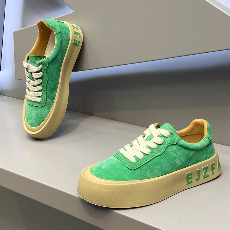 men's 2025 autumn new Designer shoes fashion Casual shoes versatile platform sneakers suede lace-up retro Korean style casual shoes