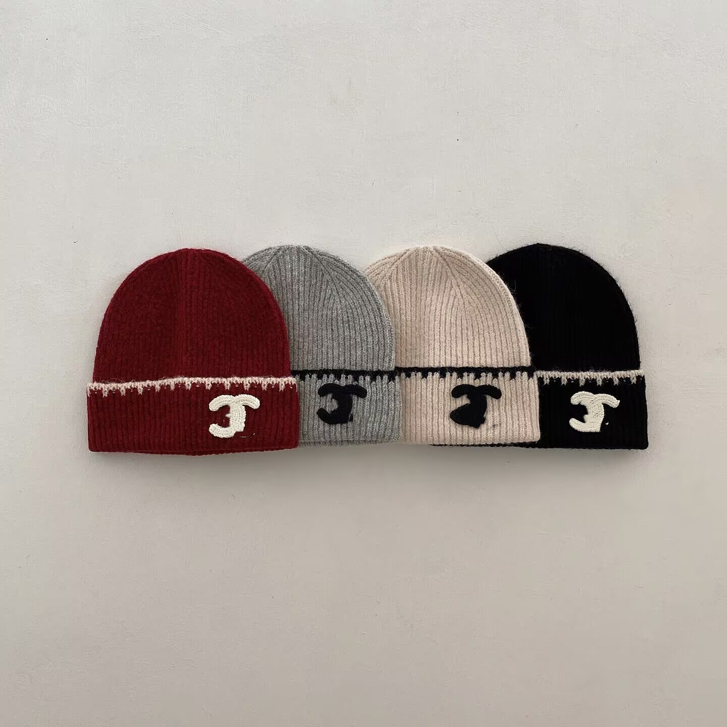 Halloween designer children's brimless hats for boys and girls, winter hats for spring outings, warm knit hot items, classic high-quality casua