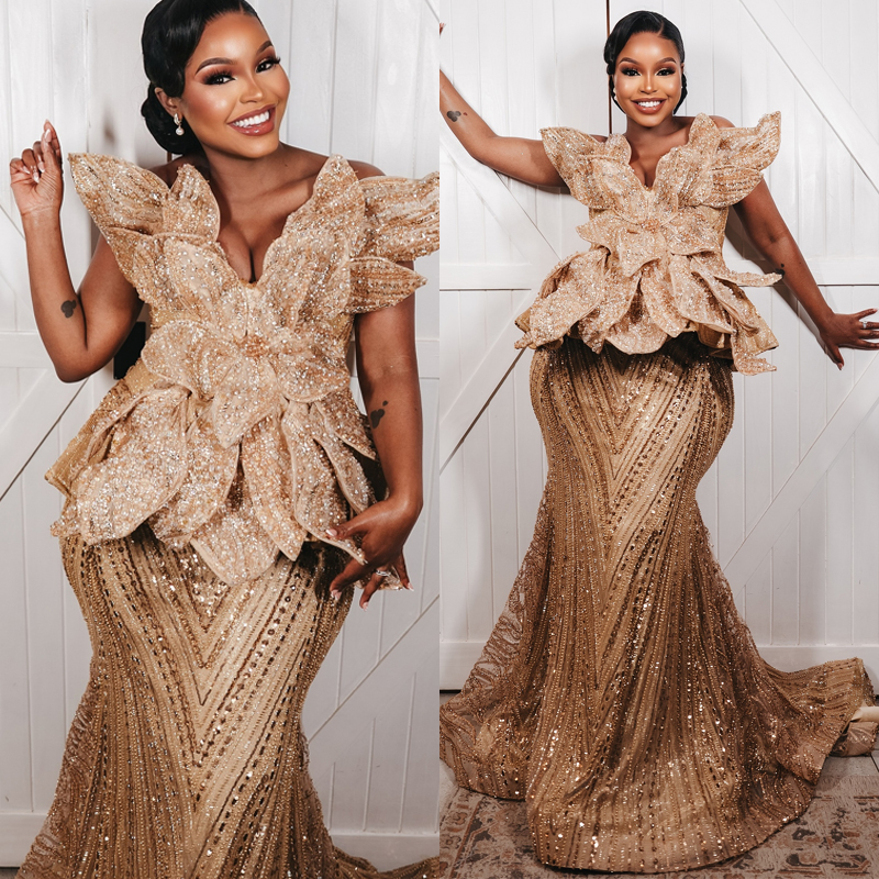 Plus Size Gold Prom Dress 2026 Robe De Sorrie Mermaid Evening Dresses V Neck Beaded Lace Crystals Birthday Dress Second Reception Gowns AM3873