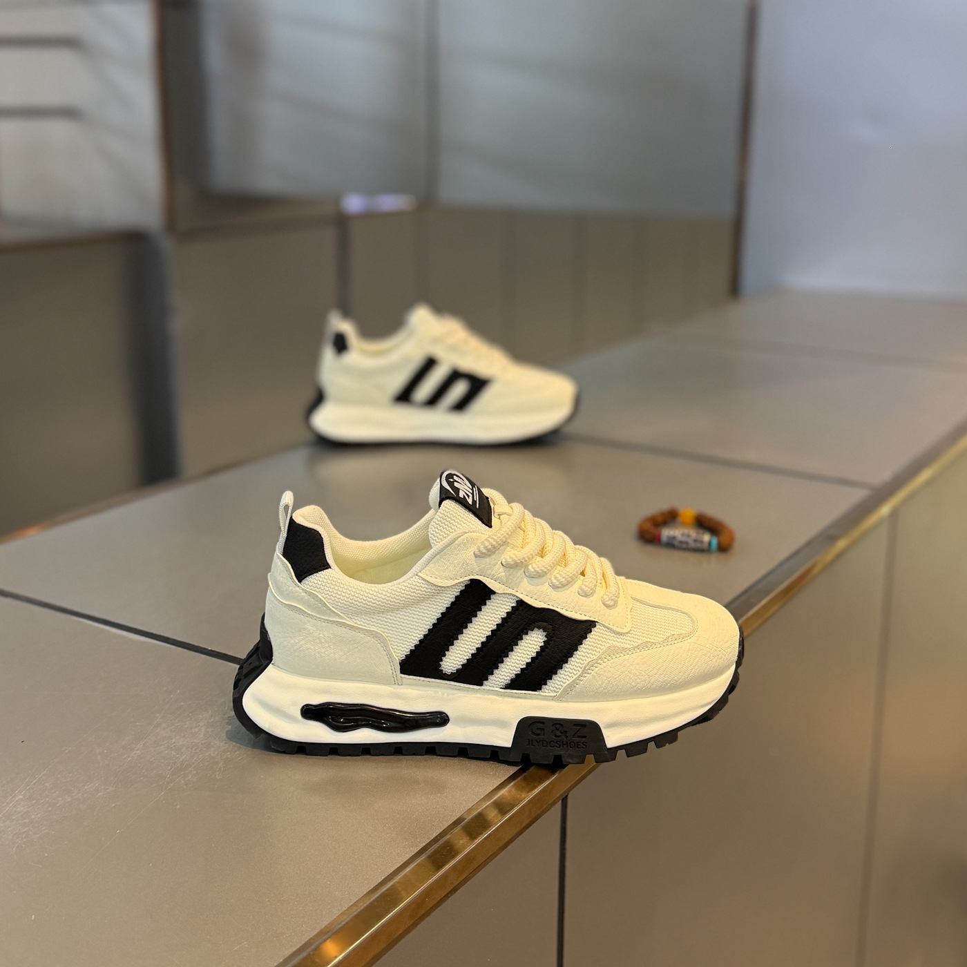 Popular light Casual shoes luxury men's footwear, 2026 spring new model, Designer shoes high-end low-top shoes, fashionable casual shoes