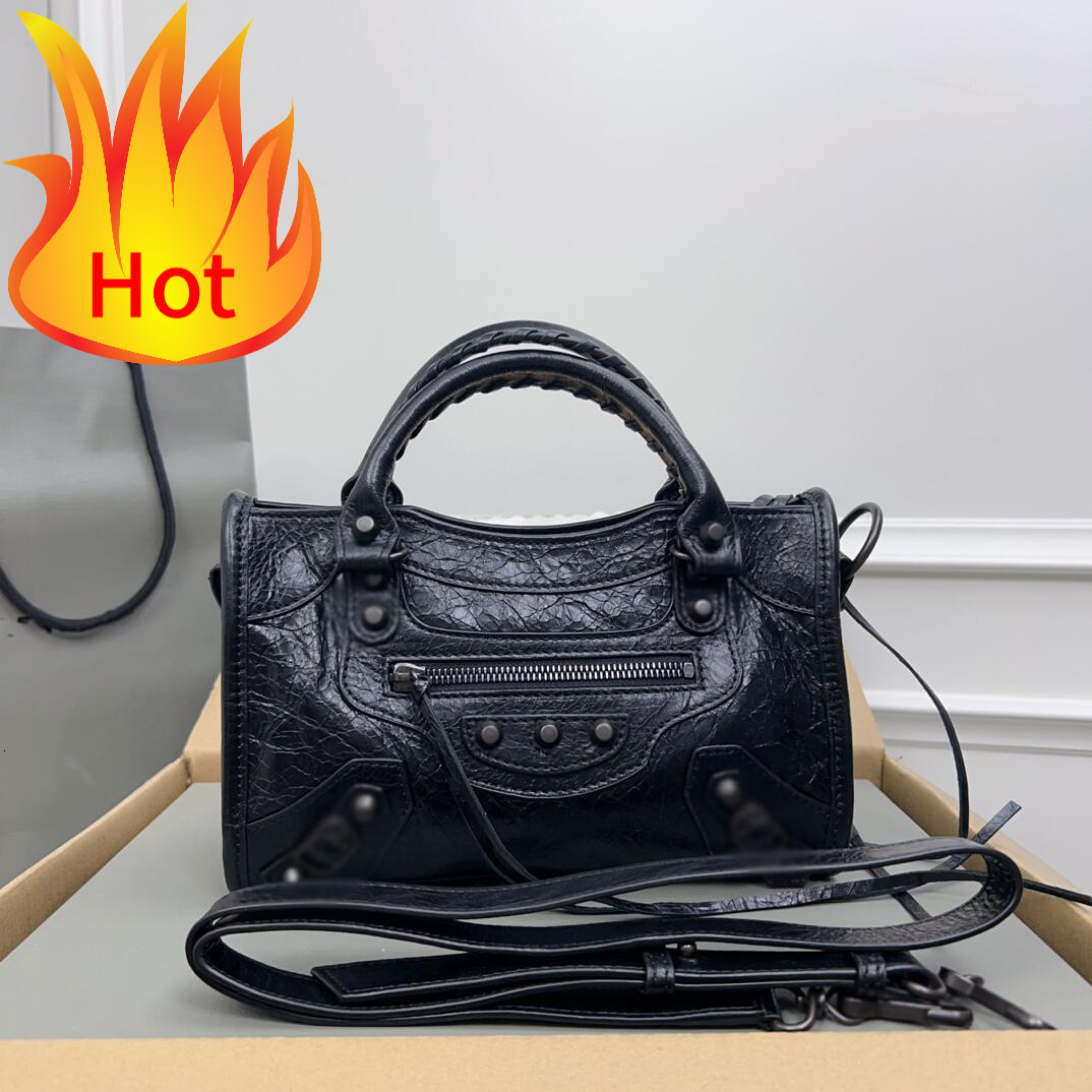 Shoulder Bag Designer Bags Top Quality Handbags Locking Bag Luxury Suede Large Capacity Tote Bag Womens Mens Leather Crocodile Crossbody Bag Daily C