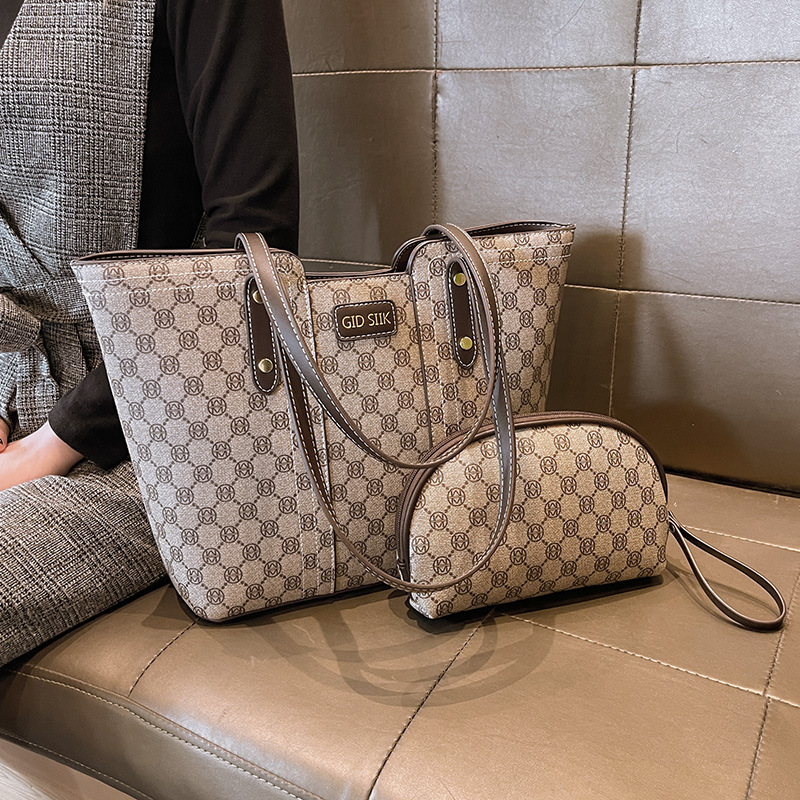 New large capacity shoulder bag high-end fashion tote bag commuting handbag shoulder mother-child bag European and American vintage handbag women�