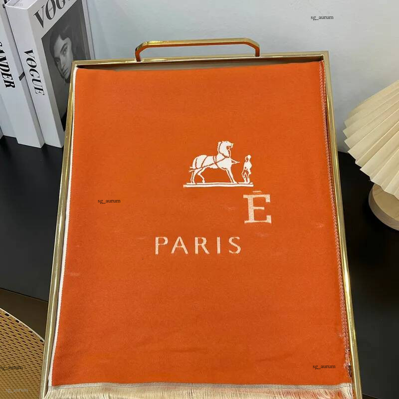 Pour Jacquard Designers Femmes Cachemire Célèbre Marque Designer Écharpes En Tricot 5A Qualité Lettres Classiques Dame Écharpe De Mode Tête De Re