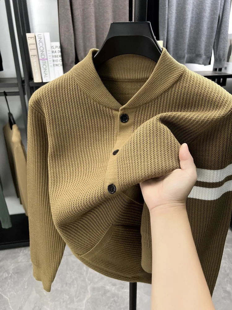 High end knitted button sweater cardigan youth fashion double striped comfort simple pocket men's casual round neck coat 260918