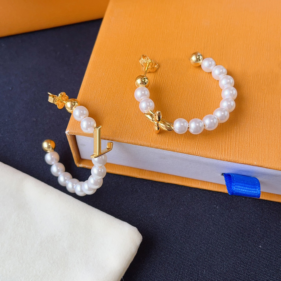 Exquisite Designer Gold Plated Letter Clover Pearl Earrings Luxurious High End Gift Suitable Women To Create Elegant Jewelry Earrings