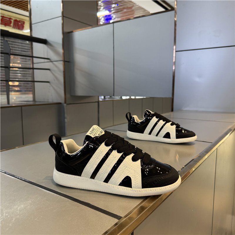 892025 New Autumn/Winter Leather Patchwork Men's Low-top Designer shoes Casual shoes Ultra-light Soft-soled Sneakers Casual Trendy Board Shoes