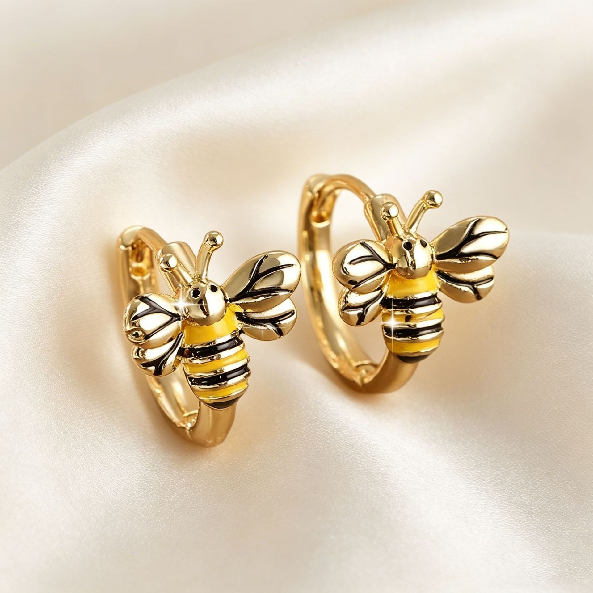 Yanbai European American Vintage Copper Inlaid Zirconium Enamel Bee Cute Yellow And White Insect Ear Clips Exquisite Women's Earrings