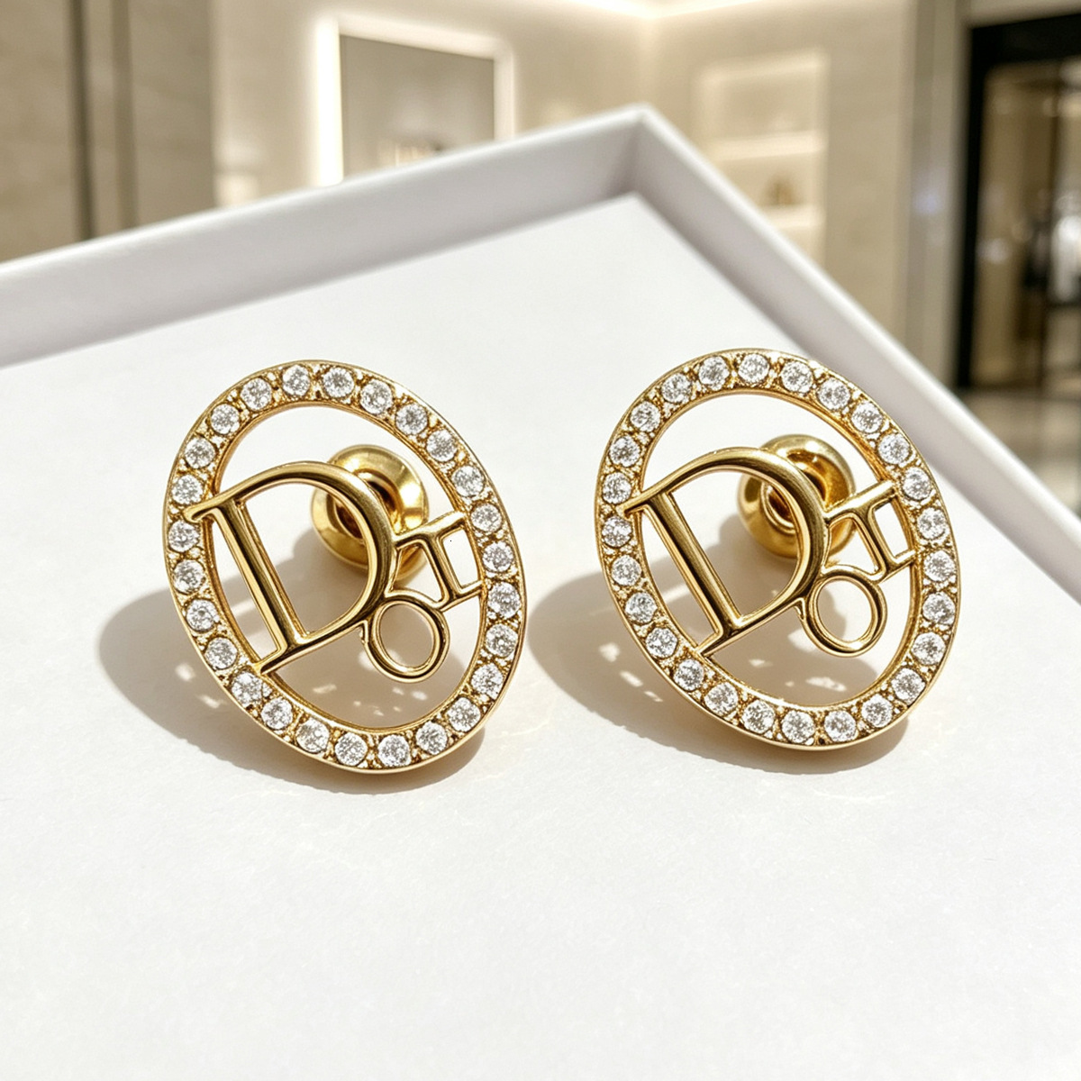 designer 26 New oval-shaped, diamond-encrusted gold earrings: luxurious fashionable design with a classic, elegant, versatile style, perfect for eve