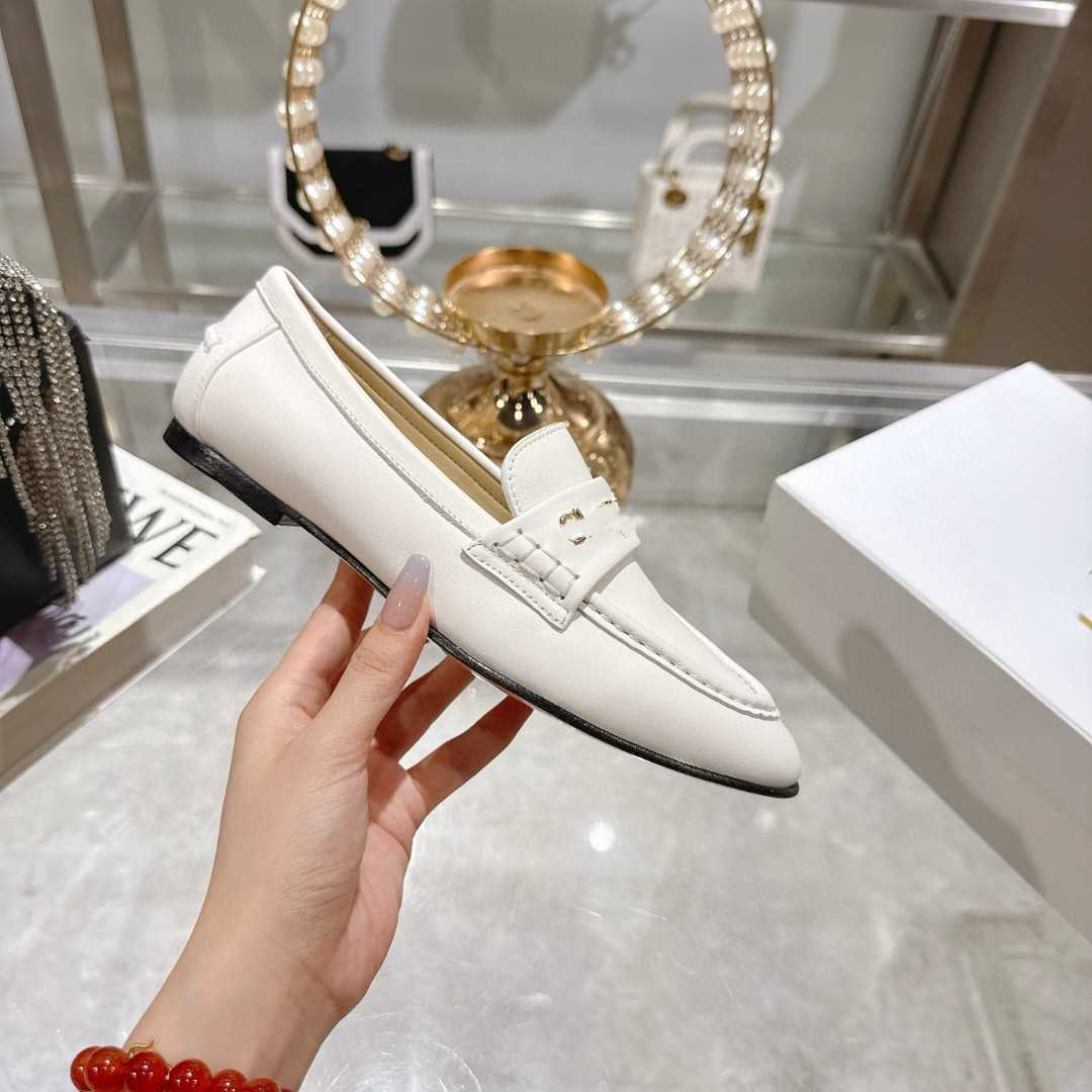 Casual Shoes 2026 new collection pointed-toe chunky-heeled loafers for women featuring British style slip-on design and low heel choice for women
