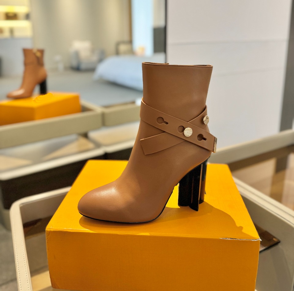 Zapatos de vestir de diseñador para mujer, botas Chelsea de lujo con punta redonda, botines con hebilla, calzado informal con cremallera lateral