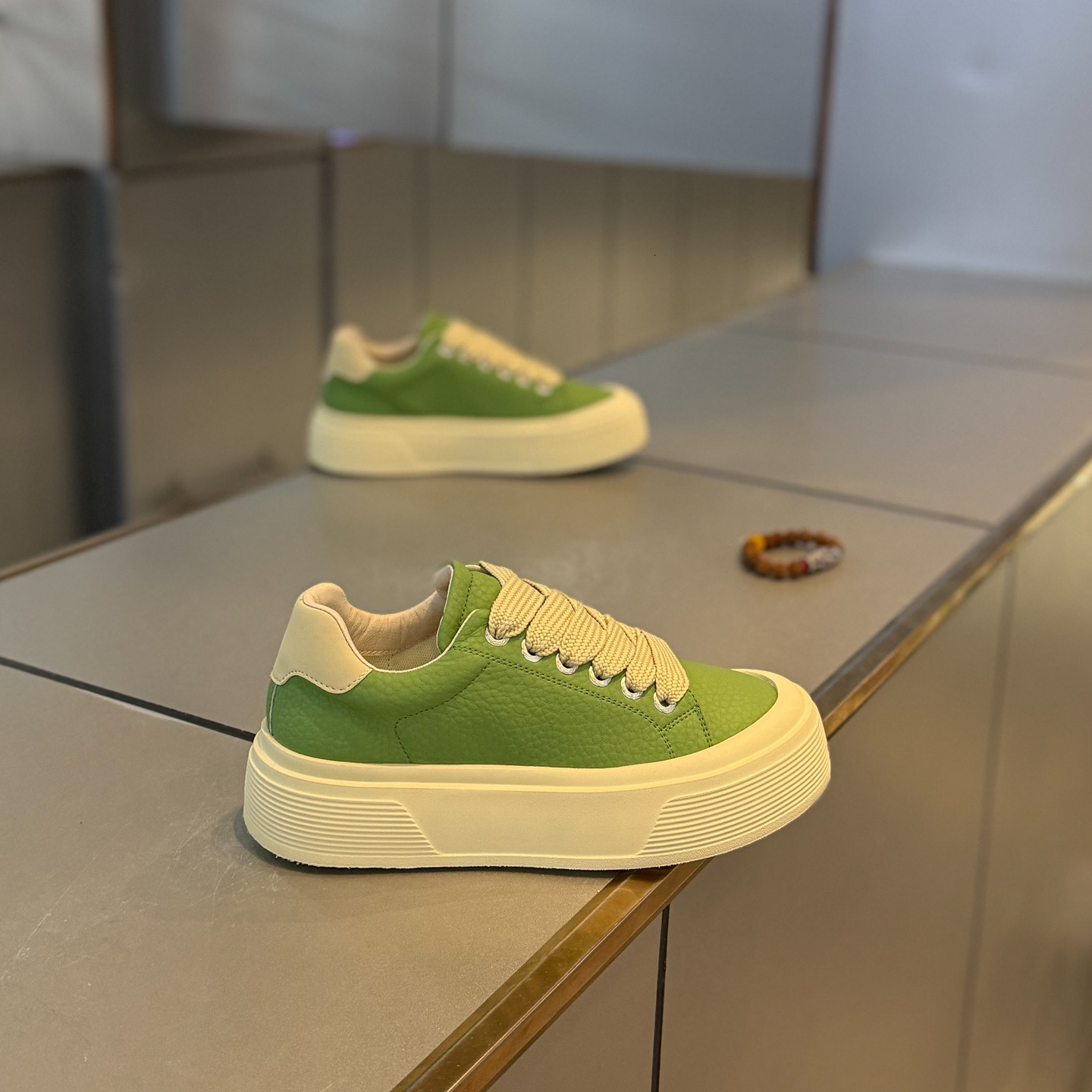 Men's shoes are simple and stylish, new autumn 2025 men's footwear Casual shoes Designer shoes high-end, light-luxury feel, popular online