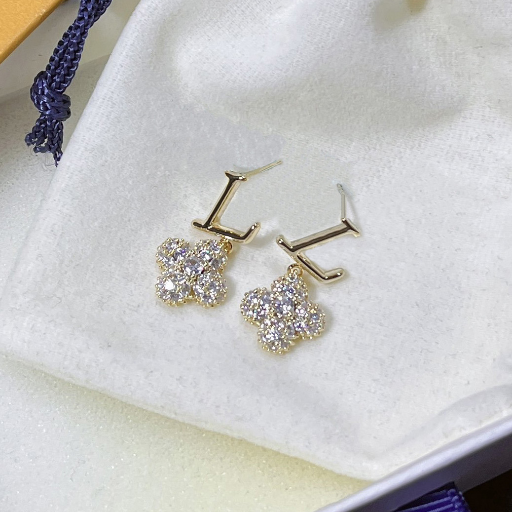 Pendientes colgantes de trébol con circonita y letras chapadas en oro de diseñador clásico, regalo exquisito y de moda, adecuado para mujeres, joyer