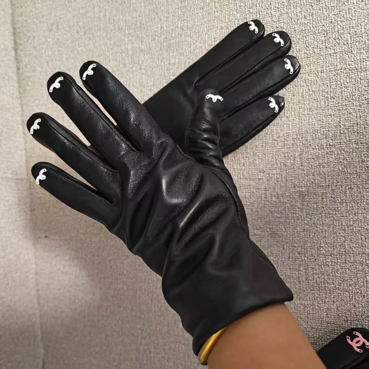 Women's leather gloves - Designer brand - Letter logo CC - Crystal sheepskin touchscreen gloves - Soft and warm winter five-finger gloves