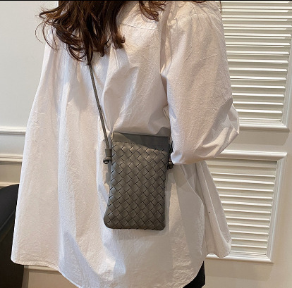 Vintage Hand Woven Cell Phone Purse for Ladies, Thin Strap Vertical Crossbody Bag, Fashion Woven PU Leather Mini Shoulder Handbag 141414
