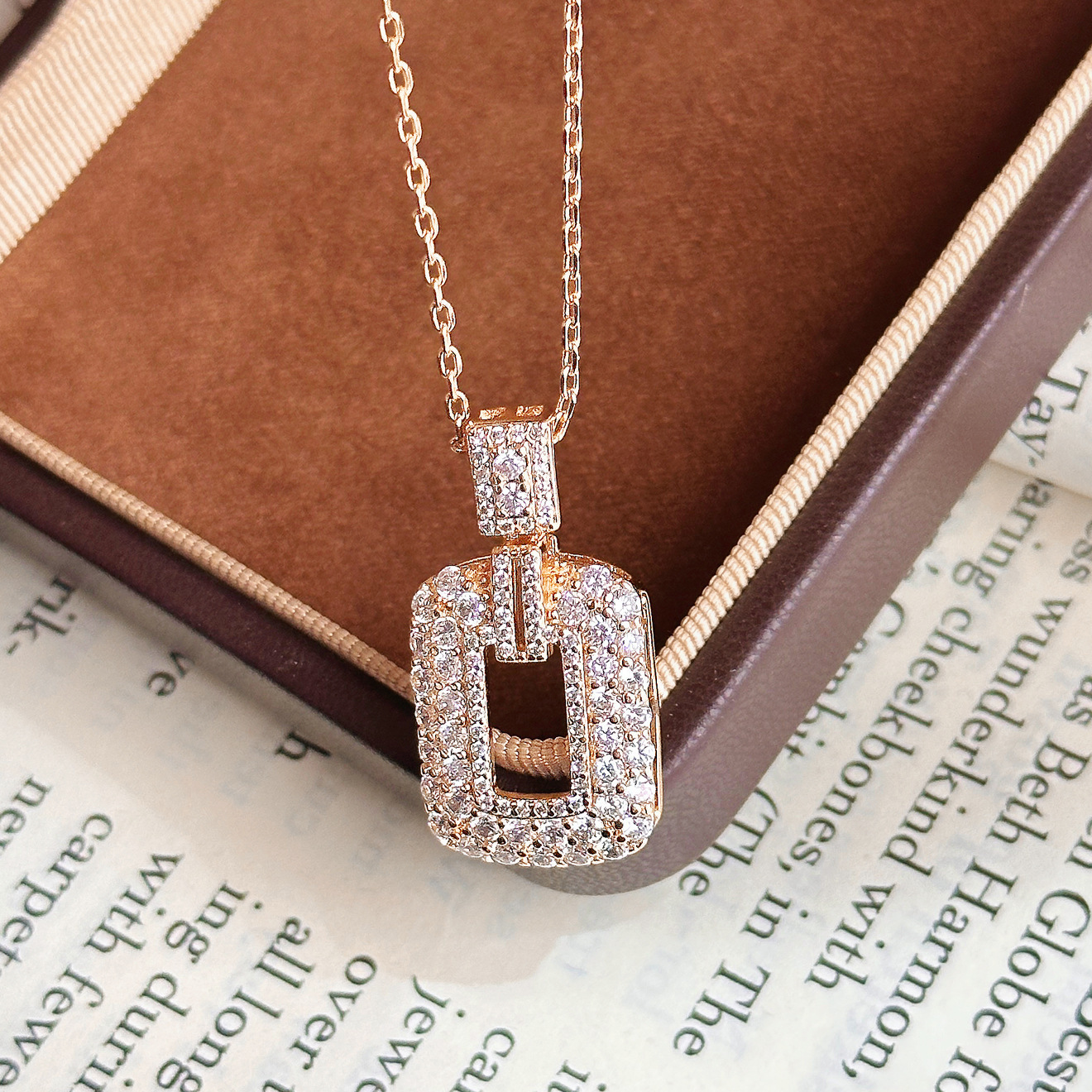 hollow square full-diamond perfume bottle necklace for women clavicle chain with high quality sophisticated and light luxury feel necklace designer