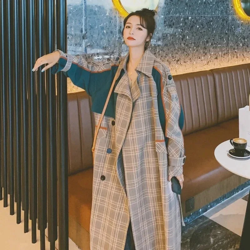 Vintage Light Brown Plaid Color Contrast Women Long Trench With Belt Autumn Korean Double Breasted Casual Windbreaker Coat 260921