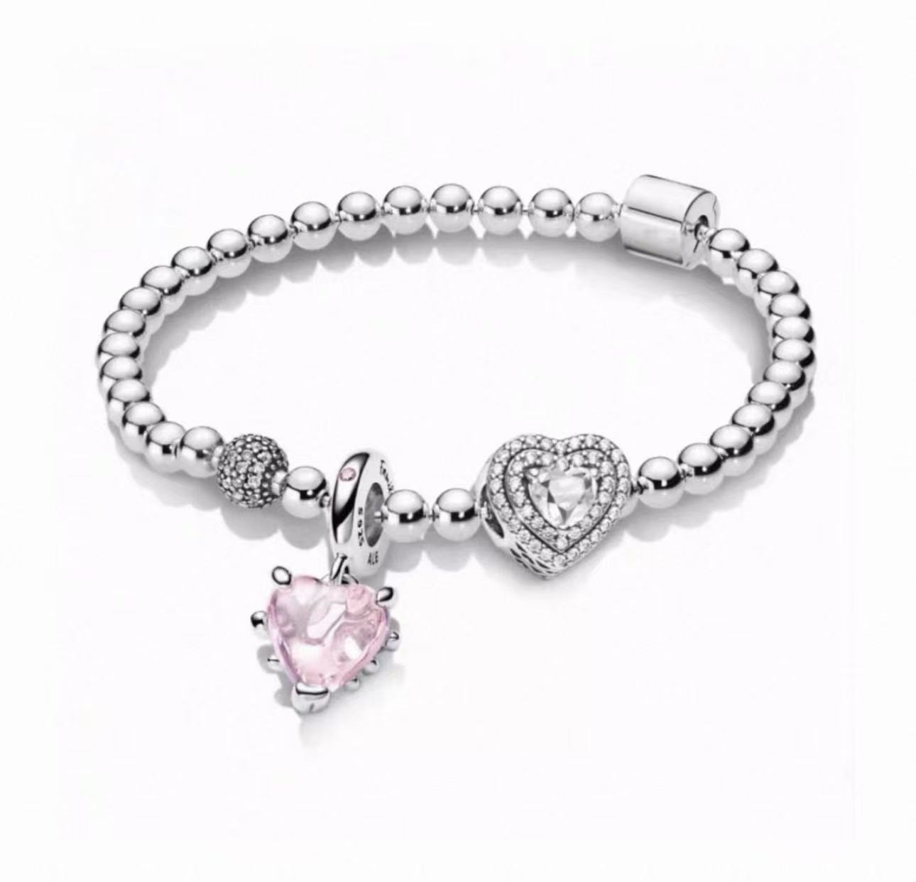 This is a fashionable and versatile two-tone bracelet from the bead chain series, supporting DIY bead stringing, making it both fun and versatile