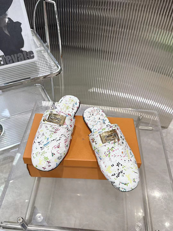Women Slide Sandal Colorful Flat Slippers Sandale Cut-Out Designer Sandals Jelly Slipper Summer Beach Pool Slides Mule Waterproof Rubber Home Outdoo