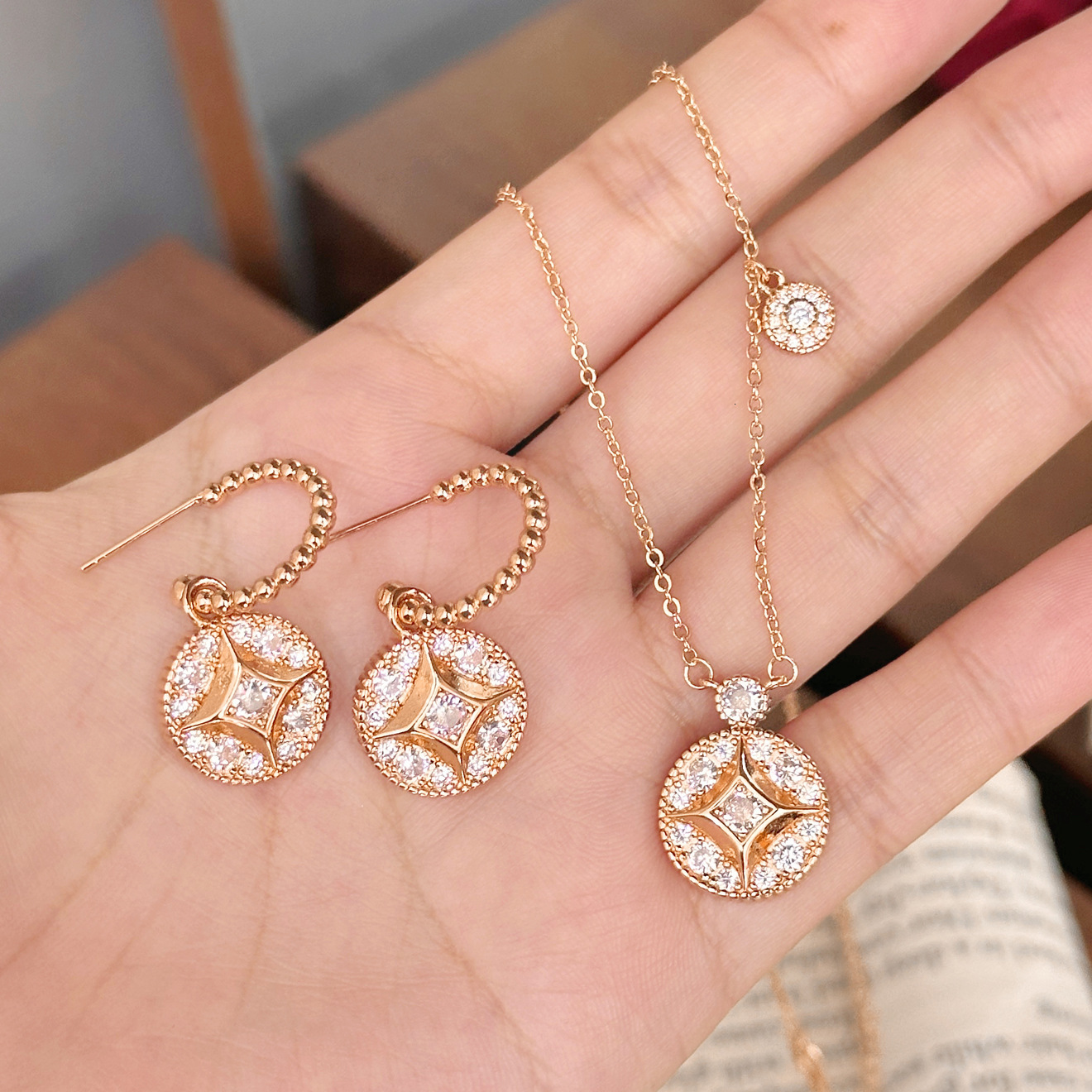 Full of Sparkling Diamonds, Copper Coin Bubble Sparkling Diamond Necklace High-End Earrings necklace designer for women Luxury women's necklace