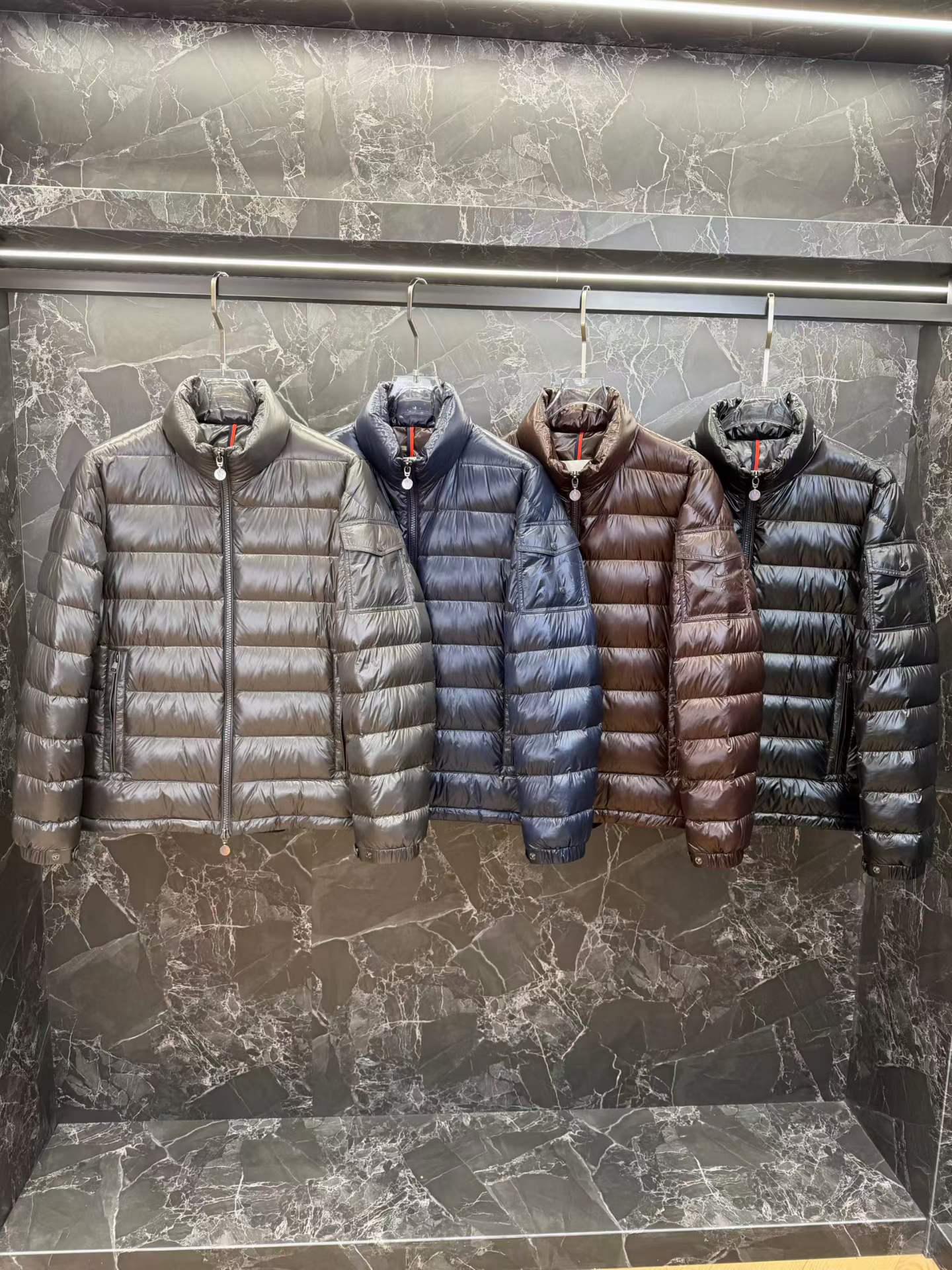 Giacca imbottita in cotone di design da uomo Cappotto invernale trapuntato con zip caldo Capispalla antivento allentato per spostamenti quotidiani V