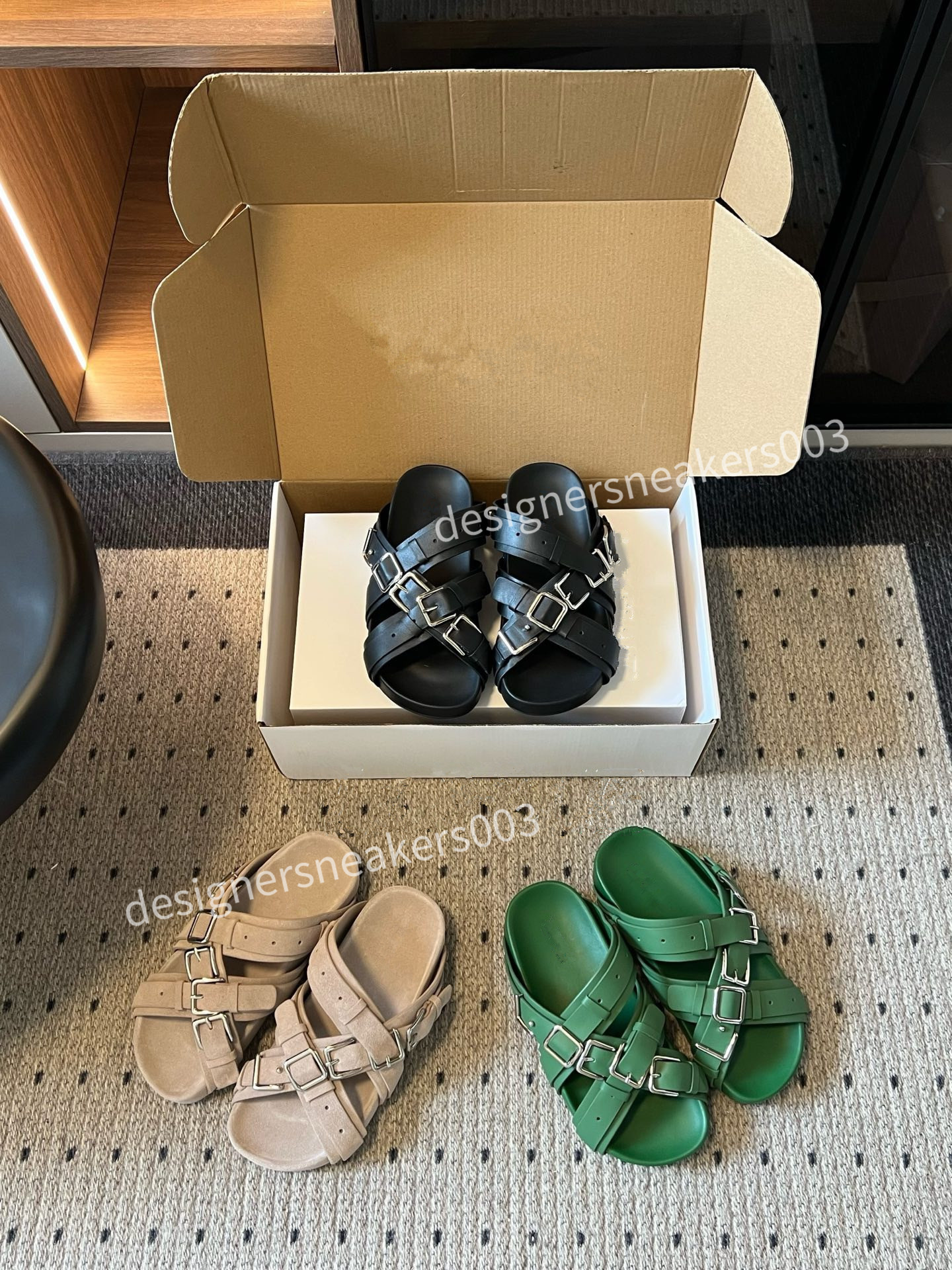 2026 Summer New Fashion Versatile Flat Sandals For Women Outdoor Luxury Designer Sandals Casual Vacation Beach Slippers 35-40 SJ26082793
