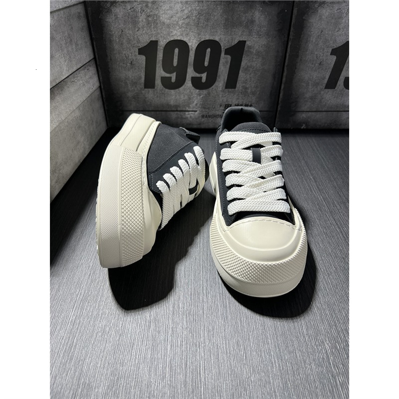 stylish young 2025 new Designer shoes spring Casual shoes breathable casual sneakers men's thick-soled canvas versatile trendy shoes
