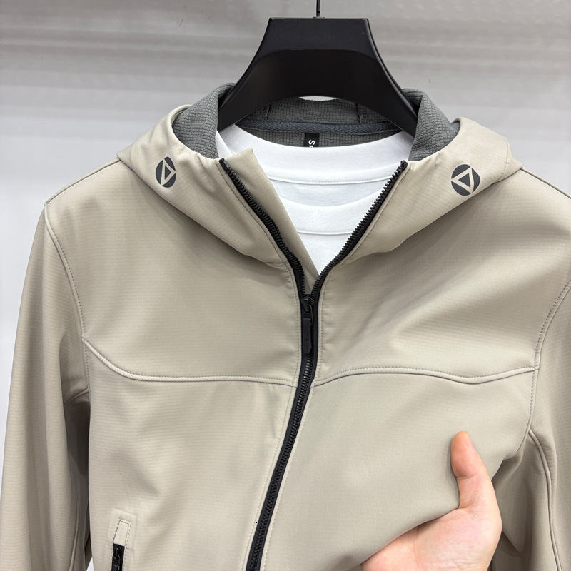 Men Designer Jacket Outdoor Casual Sports Windproof Autumn Winter Warm Breathable Wool Lining Design Hooded Soft Shell High-end Texture Comfortable