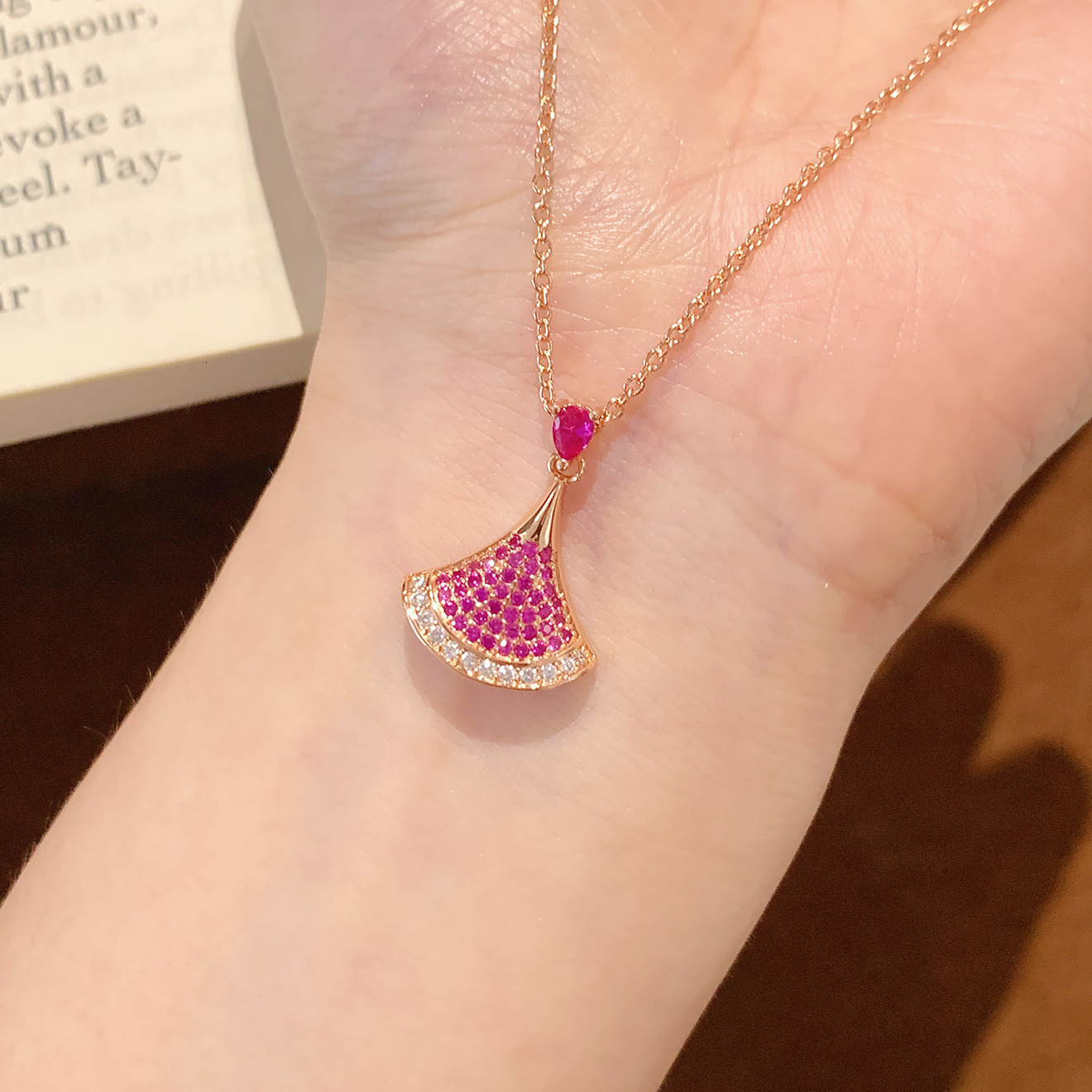 full-diamond mini skirt necklace fan-shaped exquisitely crafted fashionable and versatile niche light luxury collarbone chain style necklace designe
